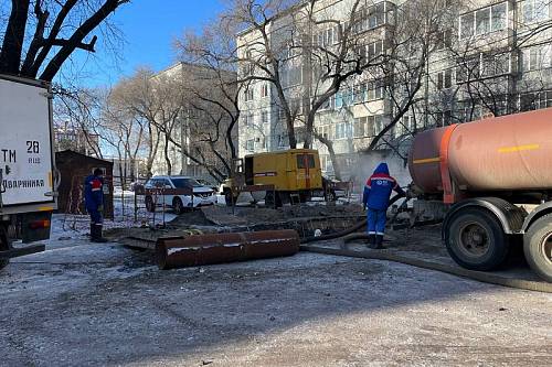 В Благовещенске завершили ремонт теплотрассы на Краснофлотской
