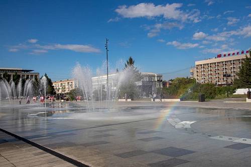 В Благовещенске изменился режим работы фонтанов на площади Ленина
