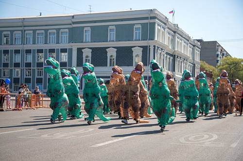 В День защиты детей в Благовещенске случилось нашествие динозавров