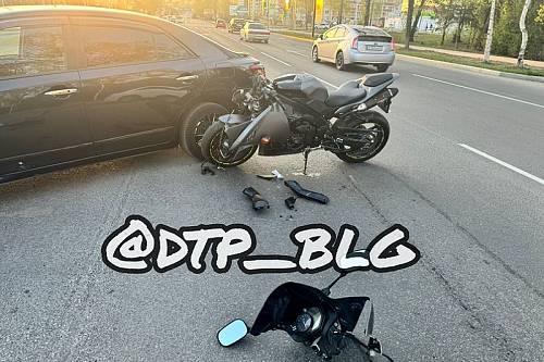 Мотоциклист пострадал в аварии в Благовещенске 