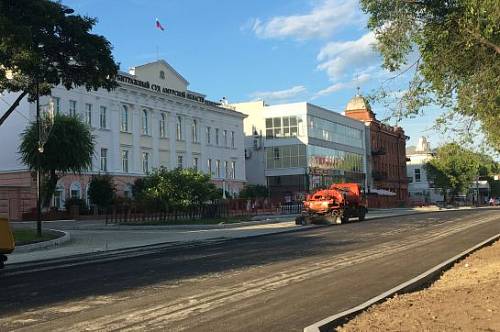 Ремонт двух участков улицы Ленина завершается в Благовещенске
