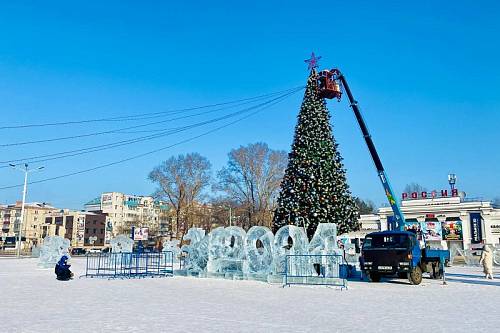 Новогодний городок демонтируют в Белогорске