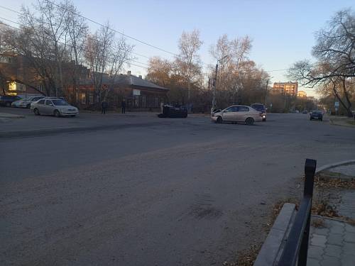 ДТП с переворотом случилось на перекрестке в Благовещенске