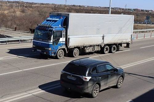 В Амурской области мигрантам планируют запретить работать в грузоперевозках